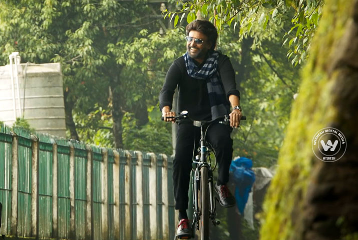 /media/k2/galleries/69358/Petta-Telugu-07