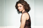 Deepika Padukone latest, Deepika Padukone updates, deepika takes a break for her first hollywood outing, Bajirao mastani