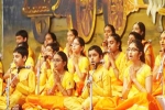 Bhagavad Gita, Ganapathy Sachchidananda swami, us children recite 700 gita slokas, Peetha