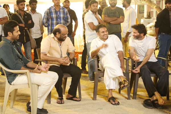 Pawan Kalyan Surprises Trivikram and Nithiin
