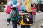 backpack weight guidelines, heavy backpacks affect children's spines, how much should your child s backpack weigh scientists have the answer, School children