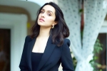 Shraddha Kapoor social media, Shraddha Kapoor statements, shraddha kapoor makes interesting revelations about people with big foreheads, Outfit