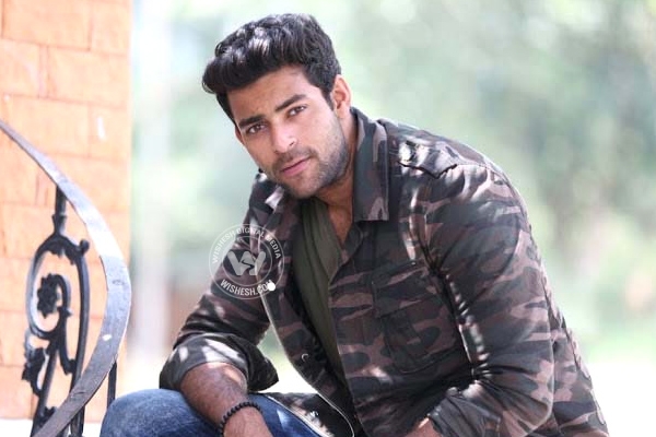 Varuntej Signs a New Movie},{Varuntej Signs a New Movie